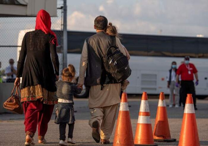 انتقال ۳۳۳ مهاجر افغانستان از پاکستان به کانادا