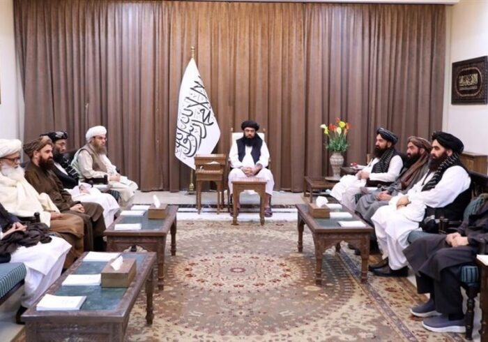 نشست کمیسیون سیاسی حکومت طالبان در پی حمله پاکستان به افغانستان