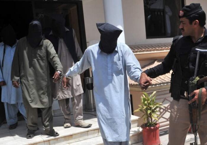 بازداشت سه افغانستانی به اتهام حمله بر زندان ادیاله در پاکستان