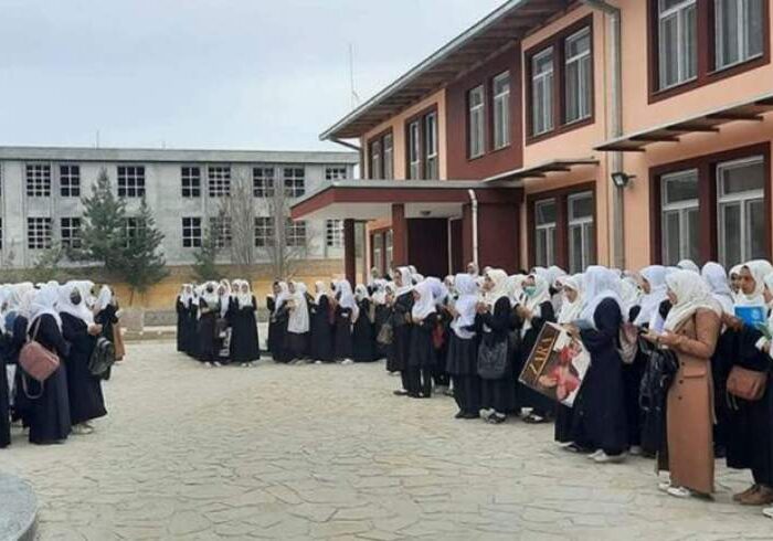 تبدیل کردن دو مکتب دخترانه به مدرسه دینی در تخار ازی سوی طالبان