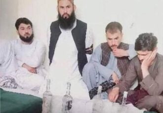 بازداشت یک مقام طالبان در تخار با بوتل‌های شراب