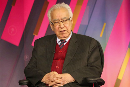 عبدالحمید مبارز:روزنامه‌نگار و معین پیشین وزارت اطلاعات و فرهنگ به عمر۹۰ سالگی درگذشت