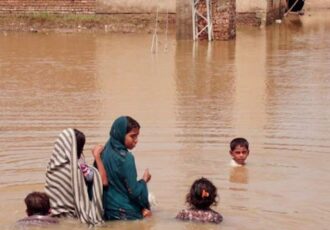 بیشترین آسیب را در سیلاب‌های اخیر افغانستان زنان و کودکان دیده‌اند