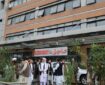 عبدالسلام حنفی معاون اداری گروه طالبان از شفاخانه‌ی جمهوریت بازدید کرد