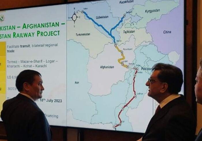 معاون وزارت حمل‌ونقل اوزبیکستان:خط آهن افغان – ترانس تا پایان سال ۲۰۲۷ تکمیل خواهد شد.