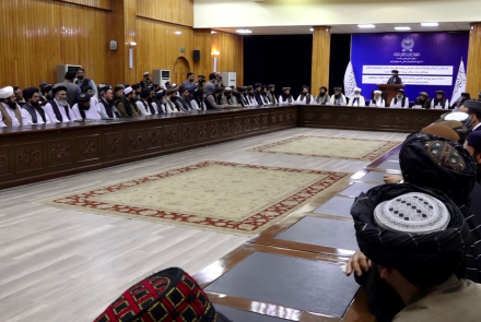 تأکید طالبان بر ساده‌سازی روند ارائه‌ی خدمات در اداره‌ها