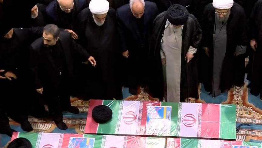 اقامه نماز توسط رهبر جمهوری اسلامی ایران بر پیکر آیت الله رئیسی و همراهانش