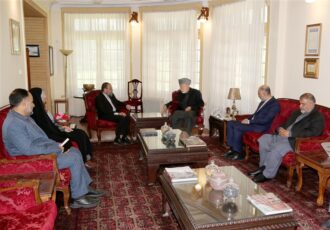 دیدار رئیس‌جمهور سابق افغانستان با معاون سفارت ایران در کابل