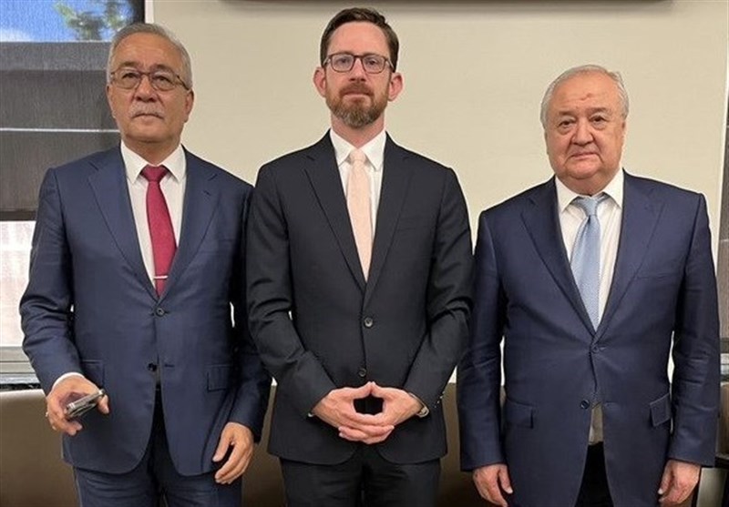 نماینده آمریکا در امور افغانستان با مقامات ازبکستانی دیدار کرد