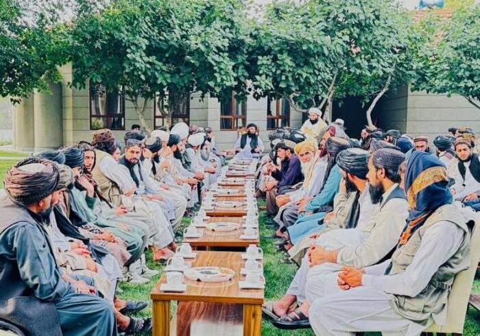 معاون سیاسی طالبان با بزرگان قومی و علماء مناطق مختلف کشور دیدار کرد