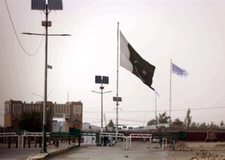 بعد از ۱۰ ماه اعتراض پاکستان مرز چمن-اسپین بولدک با افغانستان را بازکرد