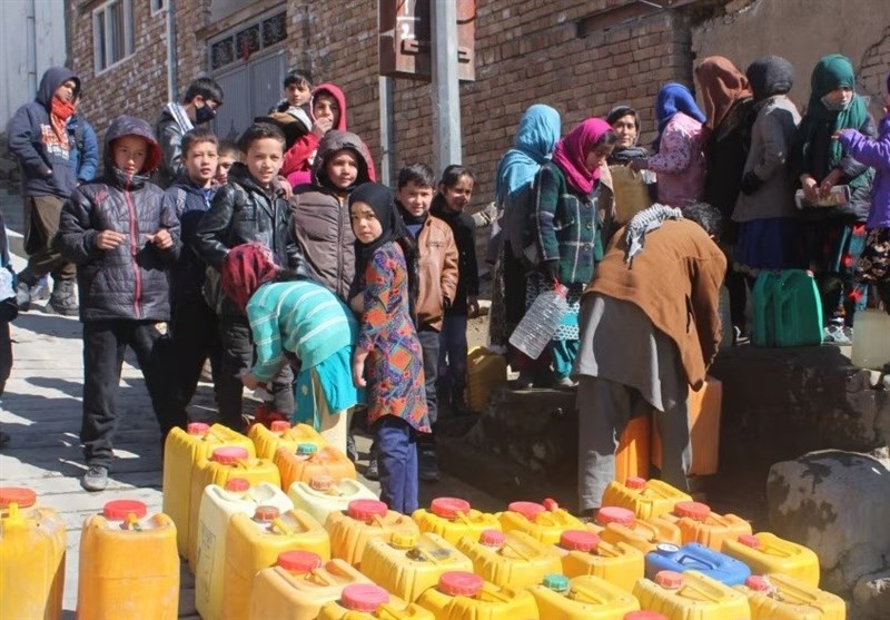 اوچا: ۶۷ درصد از خانواده‌ها در افغانستان برای دسترسی به آب با مشکلات جدی مواجه هستند