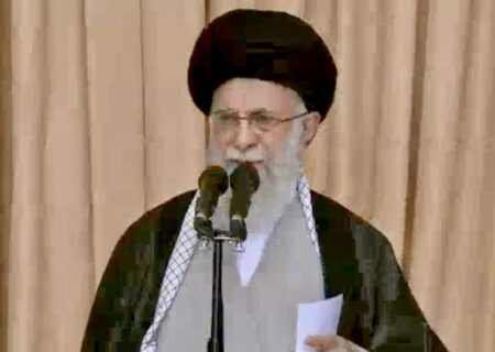 آیة‌الله خامنه‌ای: مجازات اسرائیل سگ هار امریکا مشروع و قانونی است