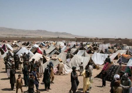 وزارت ترانسپورت: ۸۰۰ مهاجر از تورخم به مناطق ‌شان منتقل شدند