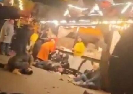 بر اثر حمله یک مرد با موتر به جمعیتی در بازار کریسمس در آلمان ۱۱نفر کشته و ۶۰نفر زخمی شدند