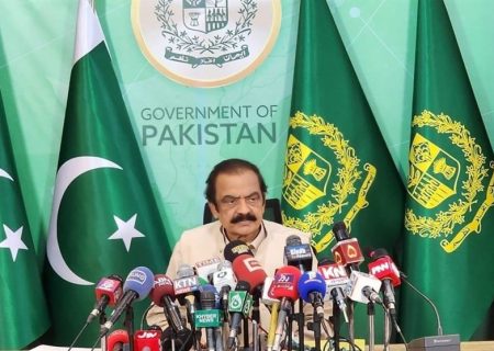 مشاور نخست وزیر پاکستان: حق عملیات در خاک افغانستان را داریم