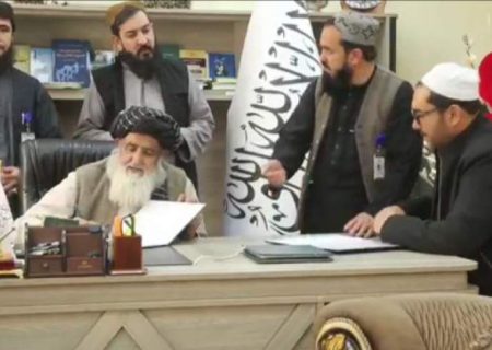 وزارت فواید: قرارداد ساخت سرک ۵۰ کیلومتر میدان وردک-لوگر با دو شرکت امضاشد
