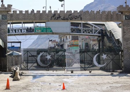 نشست جرگه بازرگانان و بزرگان قومی برای بازگشایی گذرگاه مرزی تورخم لغو شد