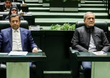 نمایندگان مجلس ایران: عبدالناصر همتی وزیر اقتصاد را برکنار کردند