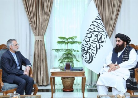 متقی در دیدار با بهرامی: روابط با ایران در حال پیشرفت است