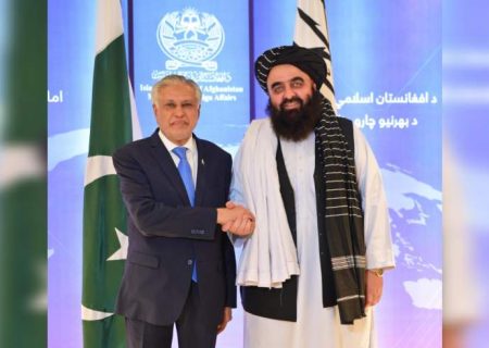 معاون نخست‌وزیر و وزیر خارجه پاکستان با امیرخان متقی در کابل دیدارکرد