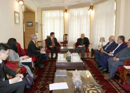 رئیس جمهور سابق در دیدار سفیر جاپان خواستار تداوم کمک‌های آن کشور به افغانستان شد