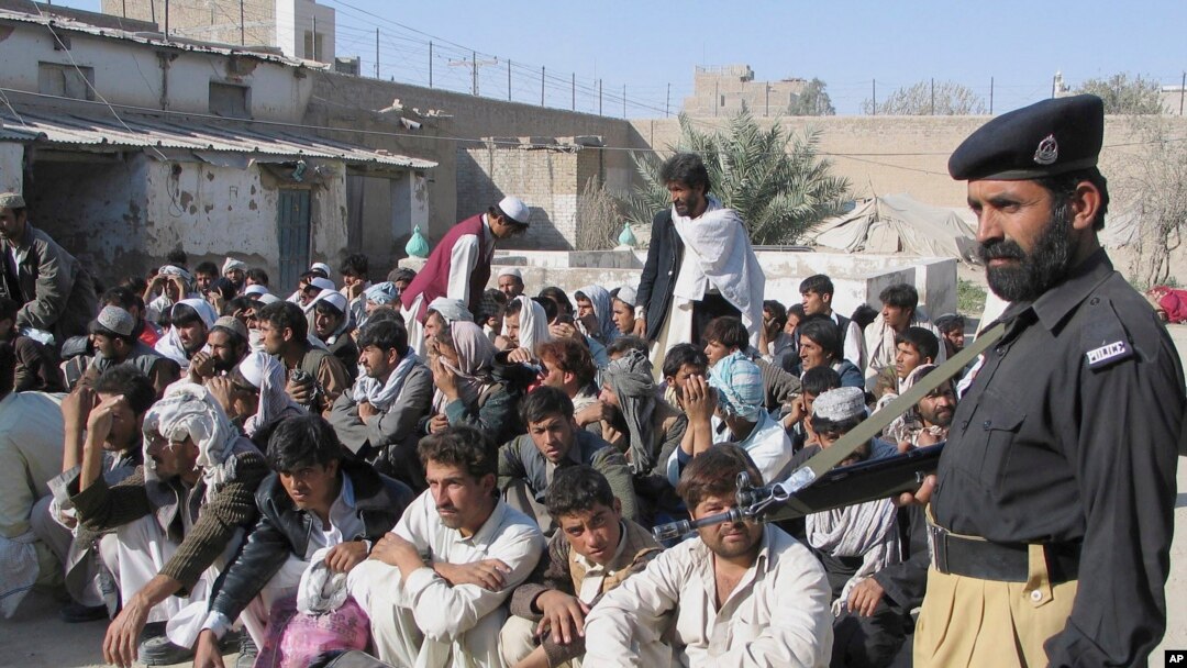 پاکستان در یک هفته گذشته ۸۰۰ خانواده مهاجر افغان را اخراج کرد