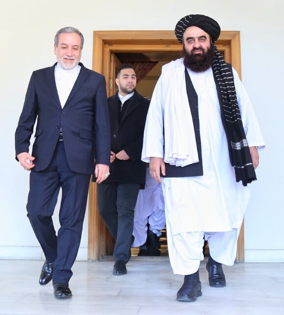 امیرخان متقی و عباس عراقچی در مورد جنگ ایران و اسرائیل گفتگوی تلفنی کردند