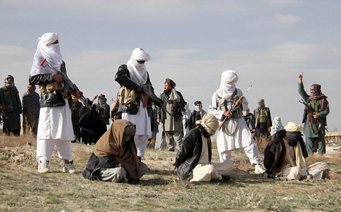 منابع طالبان می گویند: در کنر دو عضو داعش را «سربریده‌اند»