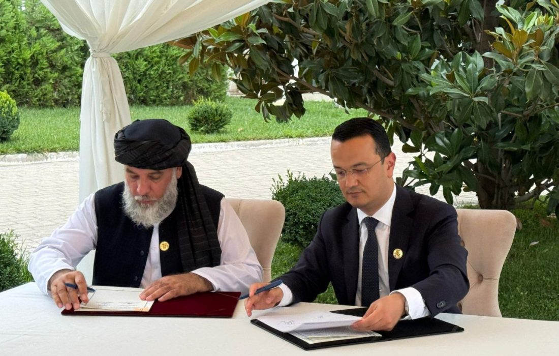گروه طالبان و ازبکستان توافقنامه تجاری امضا کردند