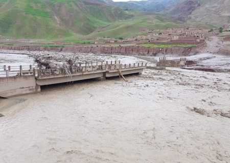 در اثر سرازیر شدن سیلاب در ولایت تخار ۱۰ تن کشته و زخمی شدند