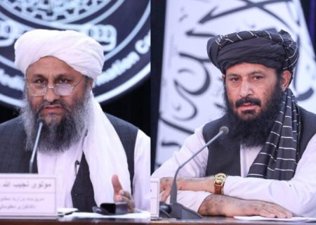 هبت الله آخندزاده، رهبر گروه طالبان دو وزیر خود را جایگزین یکدیگر کرد