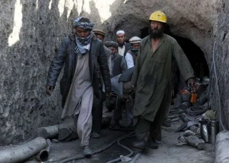 در پی ریزش معدن زغال سنگ در سمنگان ۴ نفر جان باختند