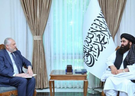 متقی و نماینده خاص کشور پولند در امور افغانستان درباره تقویت روابط دو طرف گفتگو کردند