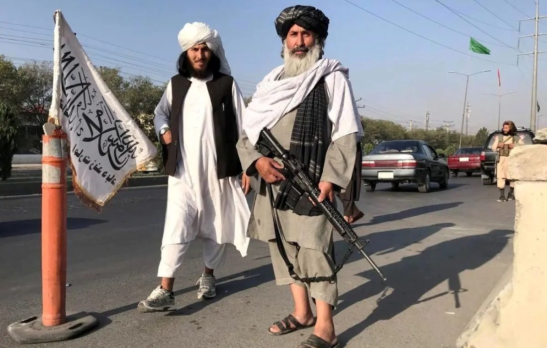 مسئولان ارشد طالبان در تخار اعلام کردند که لباس محلی خود را با یونیفرم تعویض نمیکنند