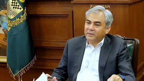 وزیر کشور پاکستان: کارت‌های اقامت موقت مهاجران افغانستانی تمدید نخواهد شد