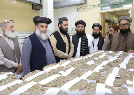 بانک مرکزی طالبان بیش از یک میلیارد افغانی را آتش زد