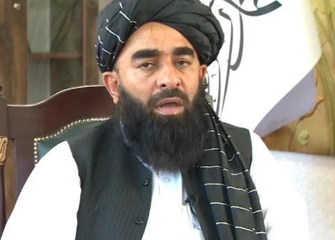 ذبیح‌الله مجاهد :آموزش دختران در حال بررسی شرعی است