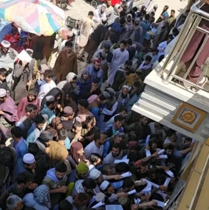 ثبتنام متقاضی کار برای اعزام به کشور قطر پایان یافت، طالبان بیش از ۱۵ هزار نفر را ثبتنام کردهاند
