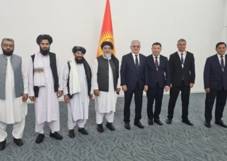 دیدار سرپرست وزارت صنعت طالبان با نخست‌وزیر قرغیزستان برای تقویت روابط اقتصادی