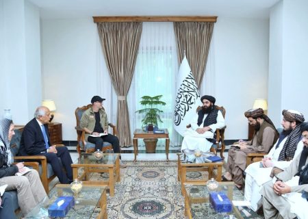 زلمی‌خلیل‌زاد و نماینده ویژه آمریکا با وزیر امور خارجه طالبان در کابل دیدار کردند