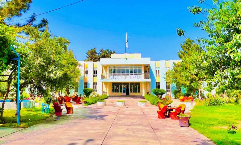 نشست ریاست حوزوی پنج‌آمو در ولایت کندز برای کمک به زلزله‌زدگان کنر؛ کارمندان یک روز معاش خود را اهدا کردند