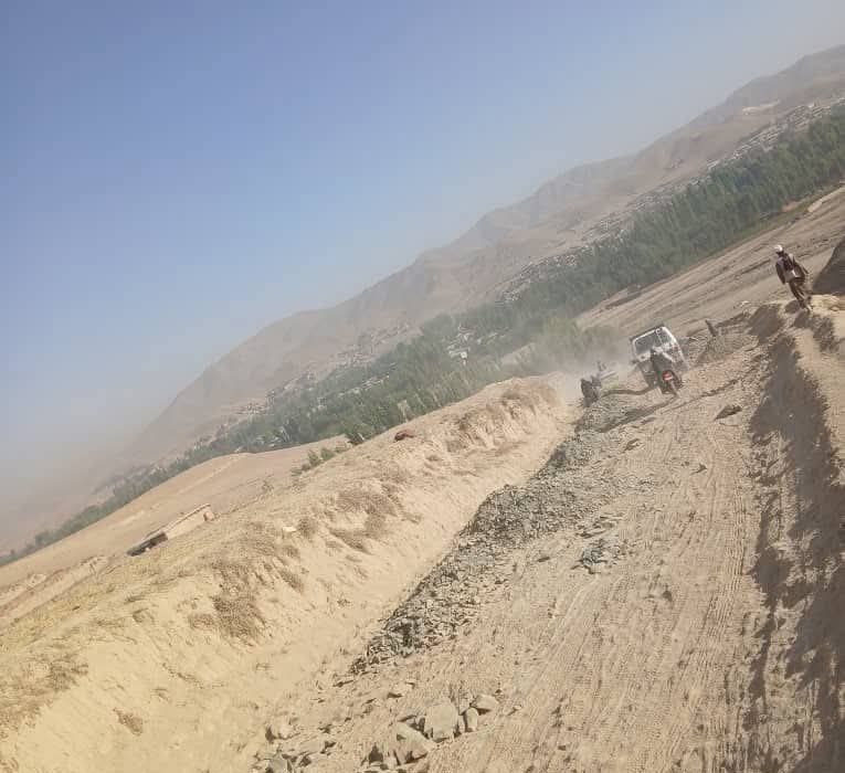 آغاز جغلاندازی سرک ۲۰۰ متری در ارگوی بدخشان؛ مسیری بسیار مهم برای بهبود رفتوآمد
