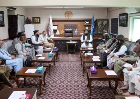 نشست هماهنگی وزارت کار طالبان با مؤسسات خیریه برای اشتغال بازگشت‌کنندگان