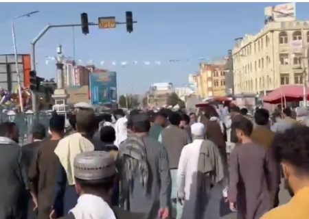 اعتراض مردم مزار شریف به تخریب مغازه‌ها توسط طالبان