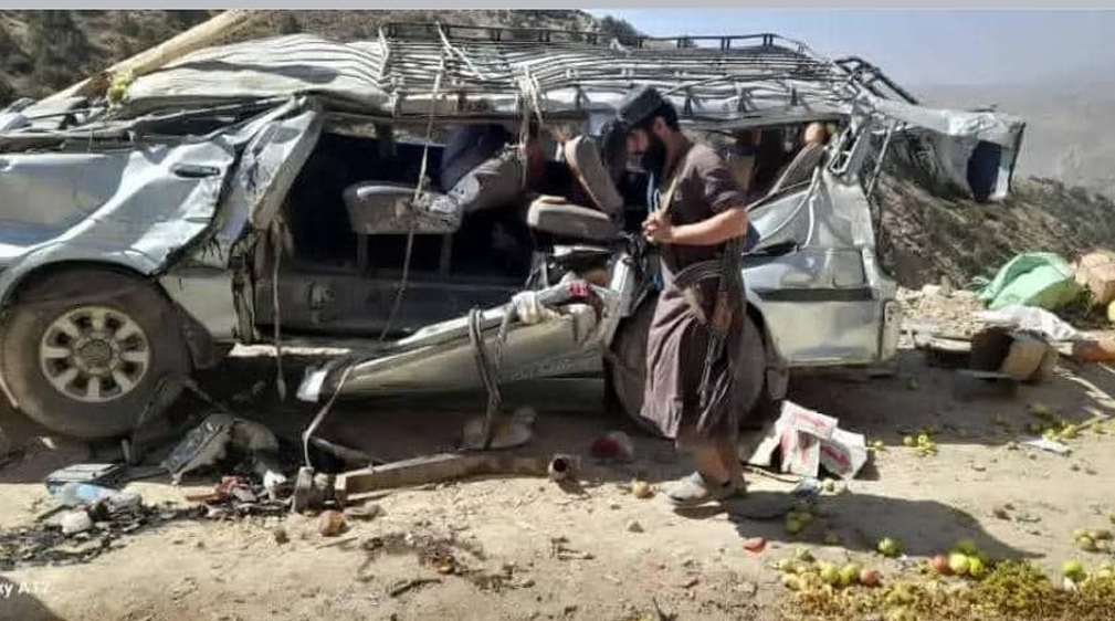 حادثه ترافیکی مرگبار در بغلان؛ ۹ نفر کشته و ۷ نفر از جمله ۴ کودک زخمی شدند