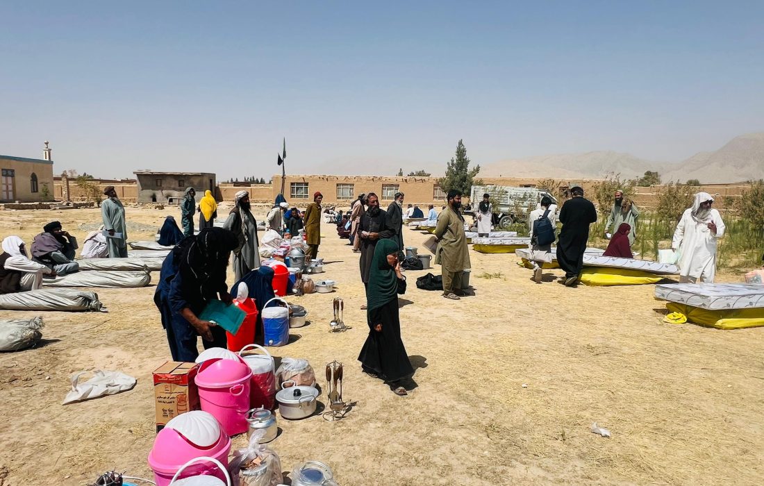 توزیع کمکهای غیرخوراکی به ۴۲۲ خانواده نیازمند در بغلان و ننگرهار به ارزش ۲.۶ میلیون افغانی