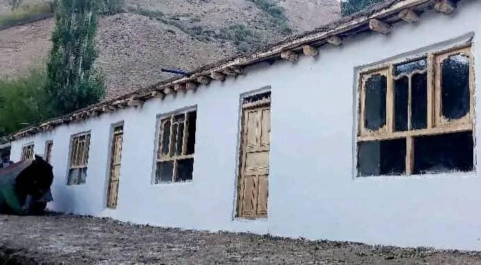 ساخت مکتب دخترانه در شغنان بدخشان با هزینه شخصی باشندگان محل   