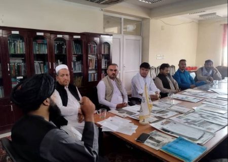 نشست ریاست اطلاعات و فرهنگ بغلان با مطبعه‌داران برای ترویج زبان‌های ملی