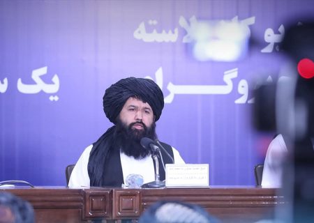 طالبان گوشی هوشمند را «دشمن مسلمانان» خواندند؛ ممنوعیت استفاده از موبایل در دانشگاه‌های افغانستان   